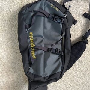 Patagonia Atom 8 L sling bag